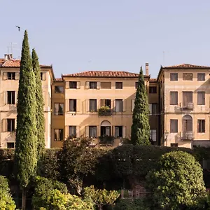 le-33-bassano-del-grappa.hotelinveneto.com/